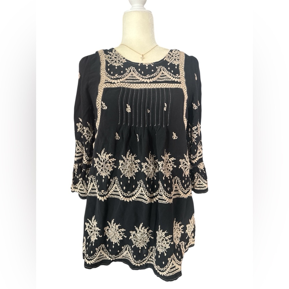Ivy Jane Black + Tan Crochet Bohemian Tunic Top, Bell Sleeves, Medium.